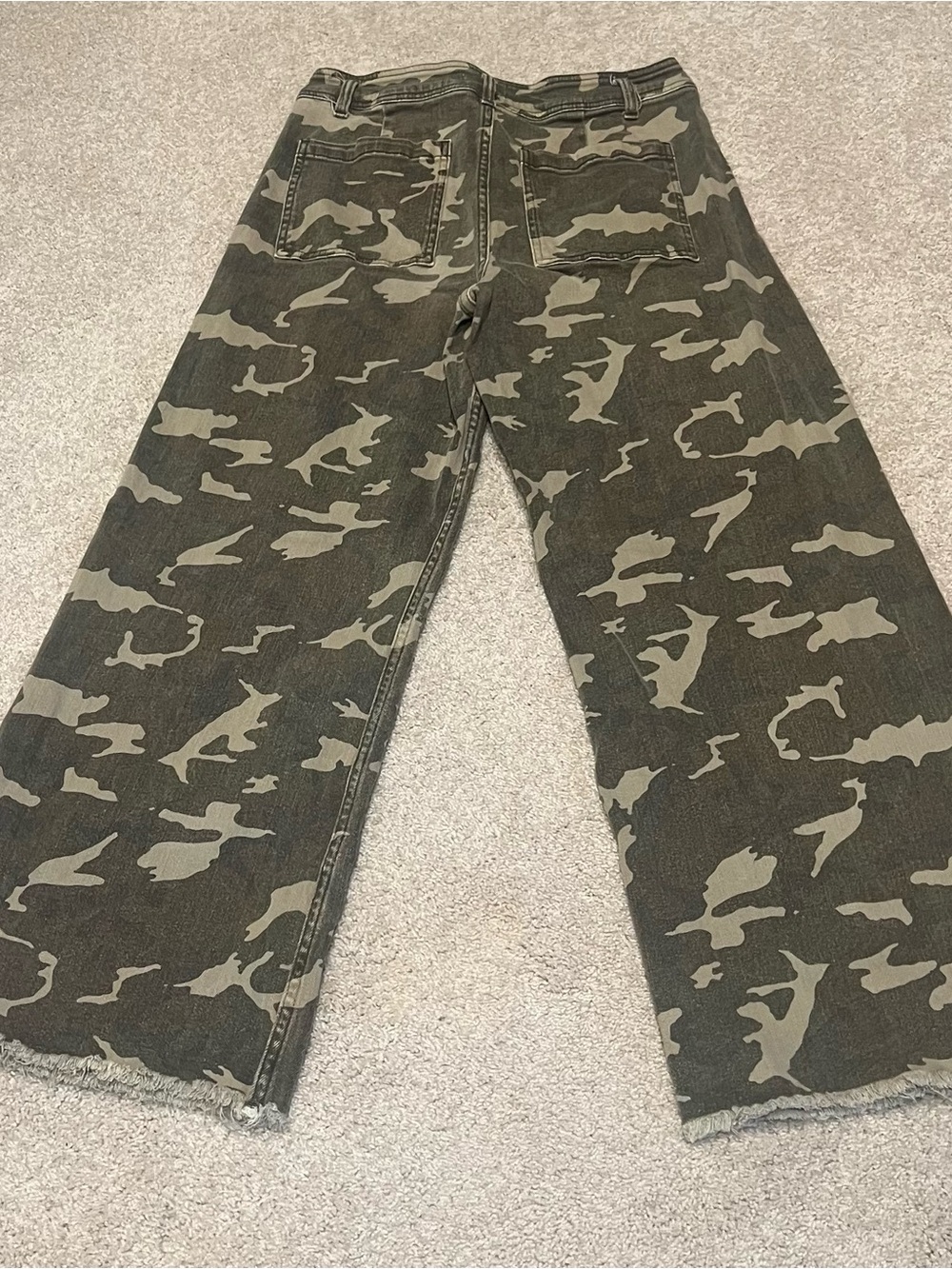 Miou Muse Women’s Camo Wide-Leg Jeans - Olive Green
